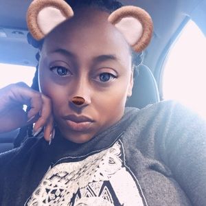 Meet your Posher, Aisha